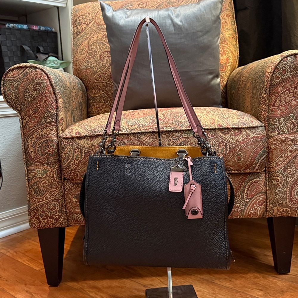 SOLD Coach Rogue Replacement straps clochette & hangtag